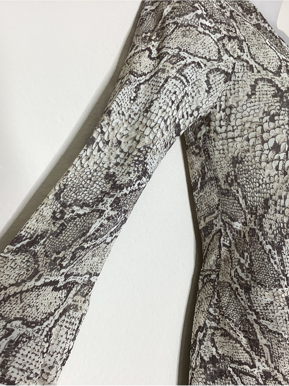 Reformation NEW Runaround Wrap Dress Python NWT Sm - Picture 5 of 8